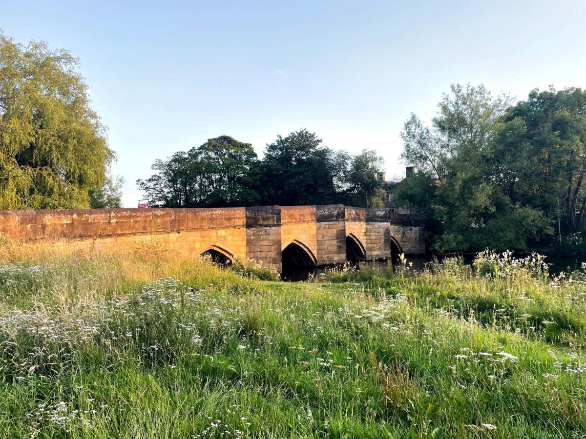 Beautiful Old Bank In Bakewell Villa Buitenkant foto